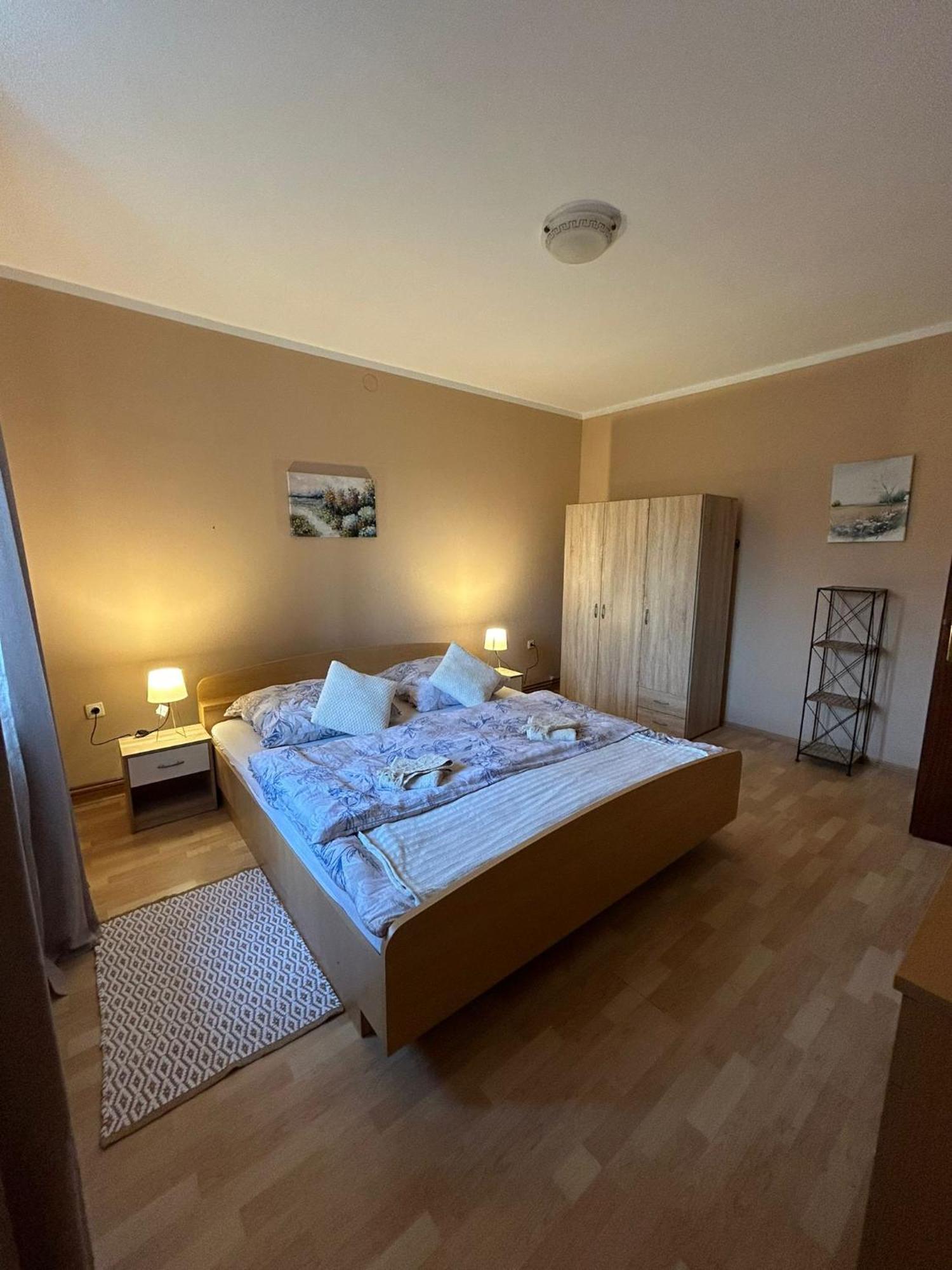 Apartamento Domus Nostra Lovinac  Exterior foto